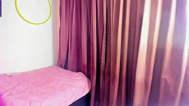 Snapshot of nicole_volkov chatting on 01/10/25, 01:42 nicole volkov online show from 01/10/25, 01:42