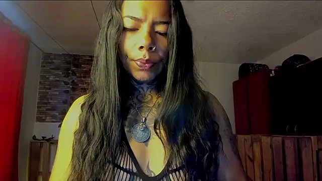 Snapshot of nicole_volkov chatting on 11/24/25, 11:10 nicole volkov online show from 11/24/25, 11:10