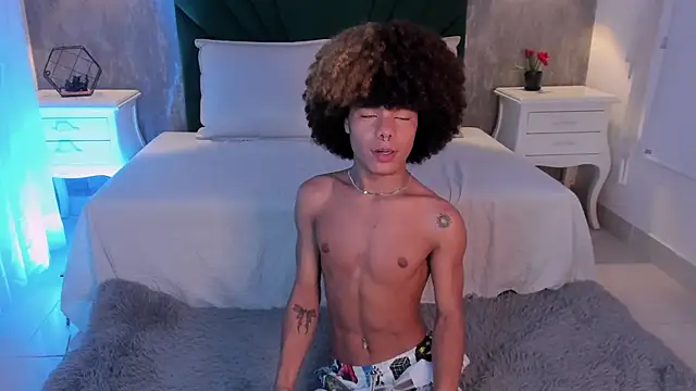 Alexiis Etereo online show from 04/02/26, 02:04