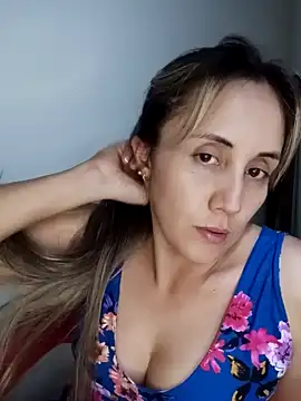 Snapshot of Isabel23zr chatting on 12/14/24, 03:29 Isabel23zr online show from 12/14/24, 03:29