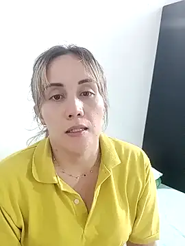 Snapshot of Isabel23zr chatting on 01/07/25, 01:38 Isabel23zr online show from 01/07/25, 01:38