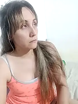 Snapshot of Isabel23zr chatting on 01/15/25, 02:38 Isabel23zr online show from 01/15/25, 02:38