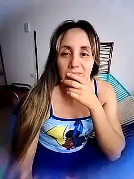 Snapshot of Isabel23zr chatting on 01/24/25, 04:59 Isabel23zr online show from 01/24/25, 04:59