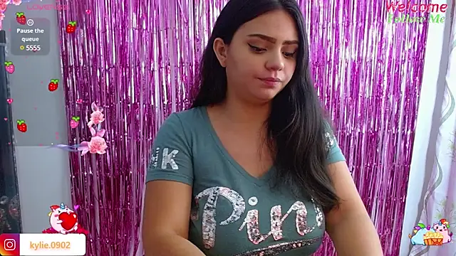 Snapshot of karol_9 chatting on 01/21/25, 02:43 karol 9 online show from 01/21/25, 02:43