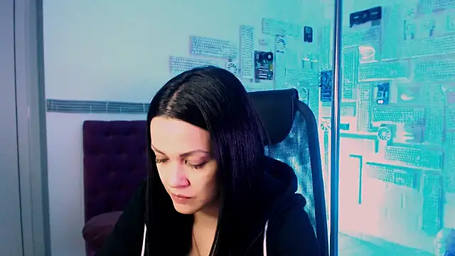 Snapshot of KarolinaRobinson chatting on 12/07/24, 03:41 KarolinaRobinson online show from 12/07/24, 03:41