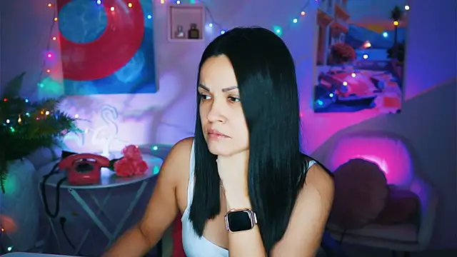 Snapshot of KarolinaRobinson chatting on 12/17/24, 12:00 KarolinaRobinson online show from 12/17/24, 12:00