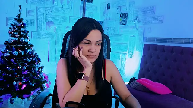 Snapshot of KarolinaRobinson chatting on 12/20/24, 03:00 KarolinaRobinson online show from 12/20/24, 03:00