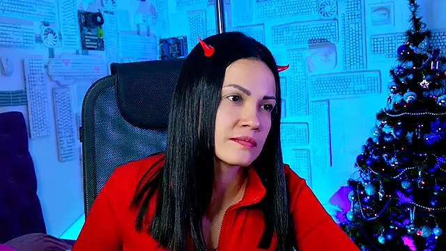 Snapshot of KarolinaRobinson chatting on 12/24/24, 07:00 KarolinaRobinson online show from 12/24/24, 07:00