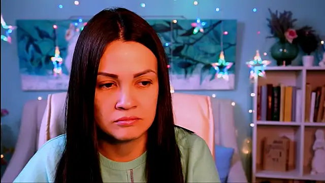 Snapshot of KarolinaRobinson chatting on 12/28/24, 12:03 KarolinaRobinson online show from 12/28/24, 12:03