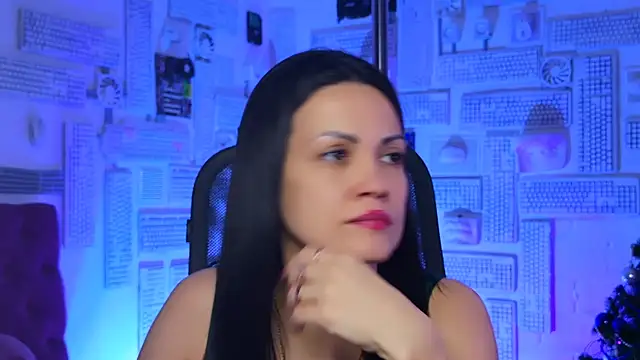 Snapshot of KarolinaRobinson chatting on 01/04/25, 02:46 KarolinaRobinson online show from 01/04/25, 02:46