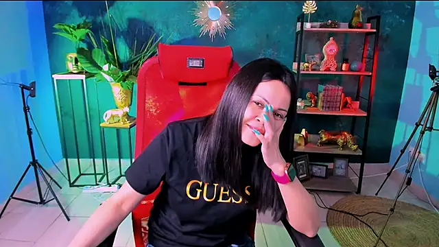 Snapshot of KarolinaRobinson chatting on 02/15/25, 06:23 KarolinaRobinson online show from 02/15/25, 06:23