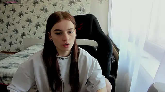 Snapshot of Stacey_Brown chatting on 12/27/24, 02:47 Stacey Brown online show from 12/27/24, 02:47