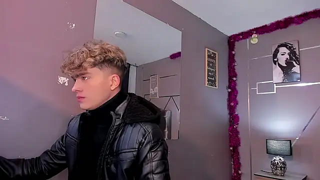 Snapshot of ANDRIUS_24 chatting on 12/03/24, 01:43 ANDRIUS 24 online show from 12/03/24, 01:43