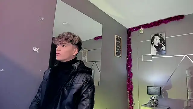 Snapshot of ANDRIUS_24 chatting on 12/05/24, 12:44 ANDRIUS 24 online show from 12/05/24, 12:44