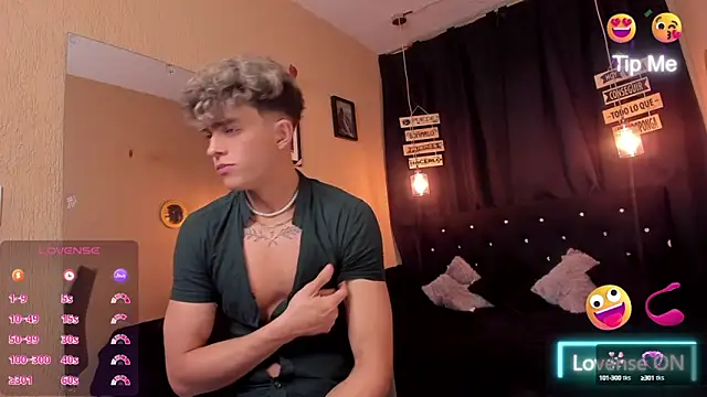 Snapshot of ANDRIUS_24 chatting on 03/17/25, 10:49 ANDRIUS 24 online show from 03/17/25, 10:49