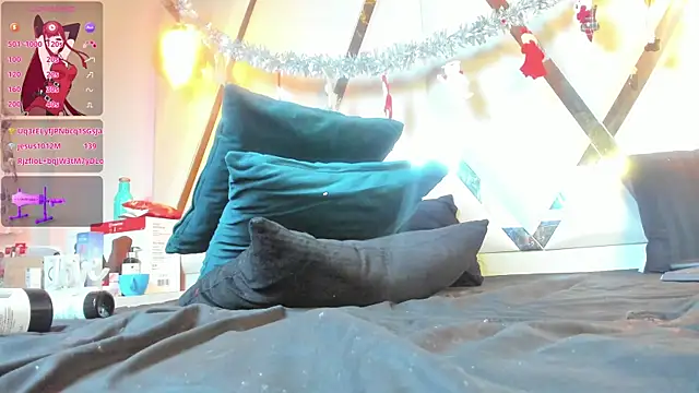 Snapshot of MarielQueenx chatting on 12/31/24, 05:33 MarielQueenx online show from 12/31/24, 05:33