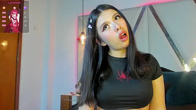 Snapshot of MarielQueenx chatting on 03/07/25, 05:29 MarielQueenx online show from 03/07/25, 05:29