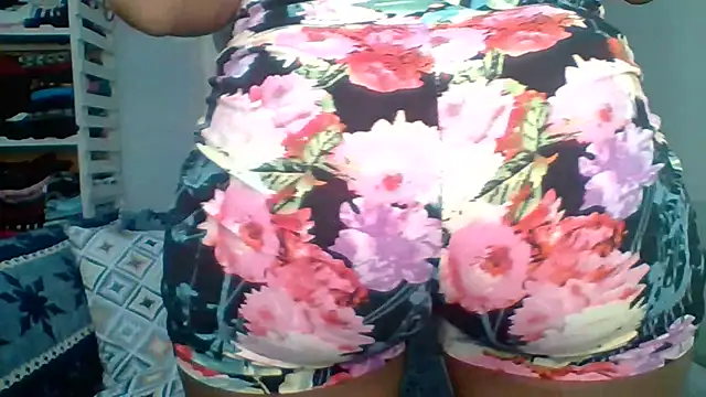 Petite 254 online show from 04/04/26, 11:46