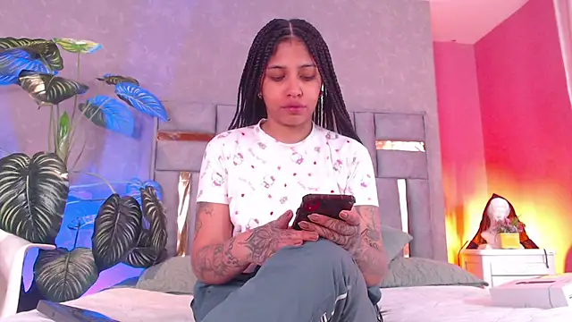 Snapshot of JuliaRose_ks chatting on 10/16/25, 12:28 JuliaRose ks online show from 10/16/25, 12:28