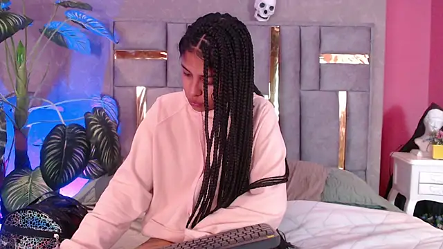 Snapshot of JuliaRose_ks chatting on 10/17/25, 12:41 JuliaRose ks online show from 10/17/25, 12:41