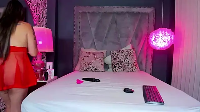 Snapshot of Hotsamantamature chatting on 02/25/25, 07:36 Hotsamantamature online show from 02/25/25, 07:36