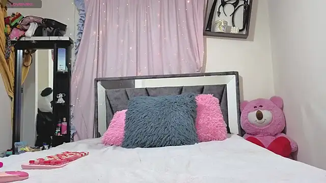 Snapshot of Hotsamantamature chatting on 01/08/26, 11:29 Hotsamantamature online show from 01/08/26, 11:29