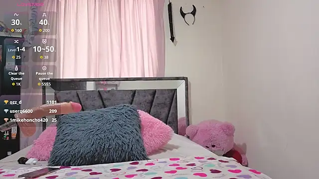 Snapshot of Hotsamantamature chatting on 02/24/26, 08:18 Hotsamantamature online show from 02/24/26, 08:18