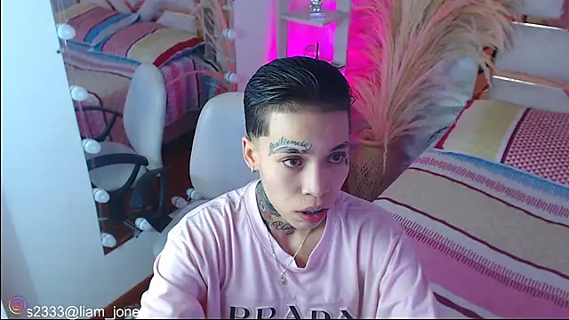 Jonesliam23 online show from 11/17/25, 07:08