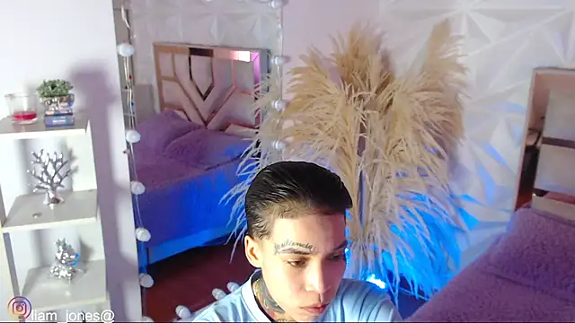 Jonesliam23 online show from 02/02/26, 07:12