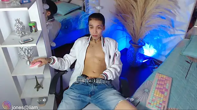 Jonesliam23 online show from 03/02/26, 07:21