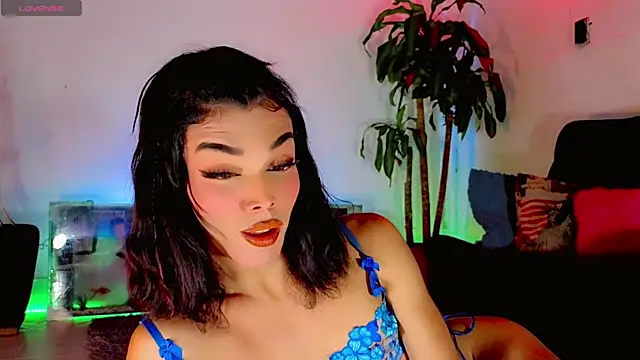 Snapshot of the-horus-girl chatting on 04/21/26, 03:57 the-horus-girl online show from 04/21/26, 03:57