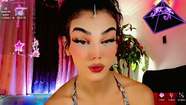 Snapshot of the-horus-girl chatting on 04/29/26, 03:43 the-horus-girl online show from 04/29/26, 03:43