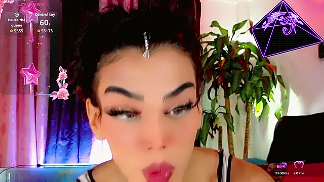 Snapshot of the-horus-girl chatting on 04/29/26, 08:37 the-horus-girl online show from 04/29/26, 08:37