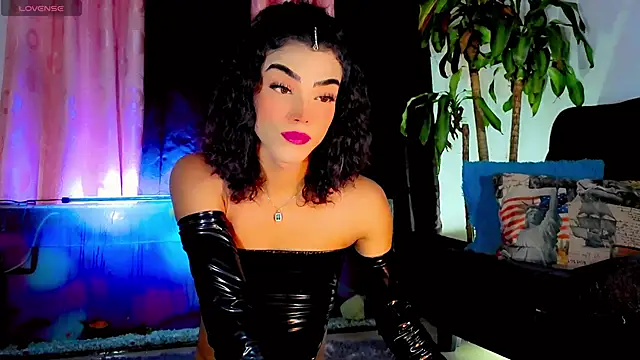 Snapshot of the-horus-girl chatting on 05/04/26, 01:45 the-horus-girl online show from 05/04/26, 01:45