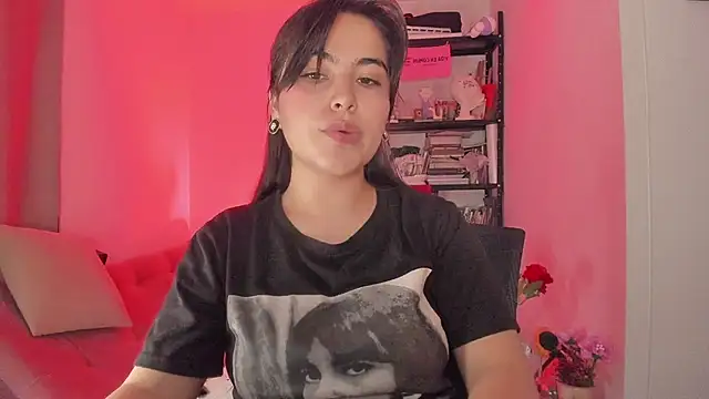 Snapshot of sol__angel chatting on 02/24/25, 02:40 sol angel online show from 02/24/25, 02:40