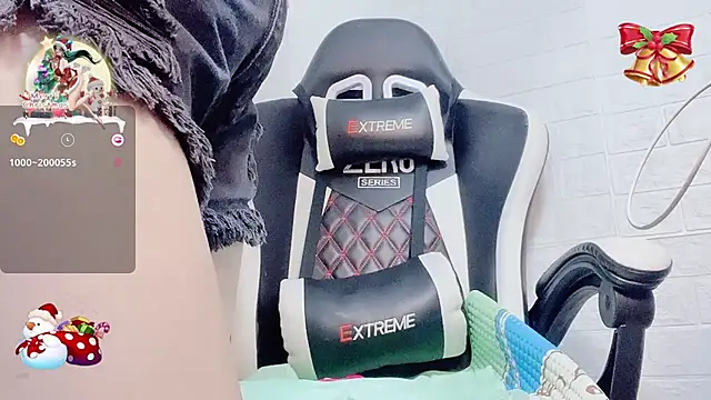 Snapshot of JessicaKale chatting on 12/29/24, 03:35 JessicaKale online show from 12/29/24, 03:35