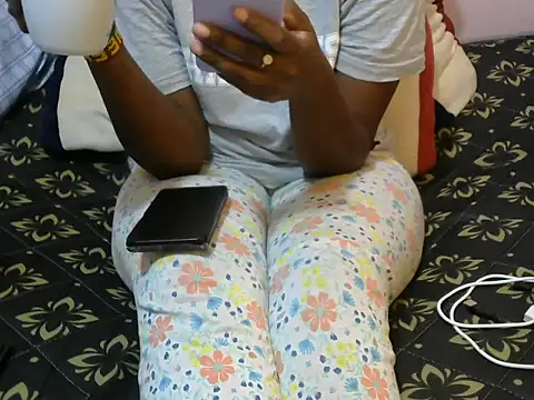 winnie254 online show from 10/30/25, 07:21