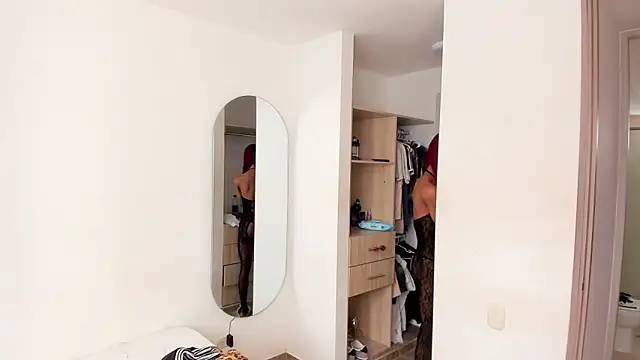 rose scottt online show from 12/16/25, 03:06