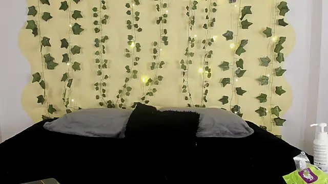 Snapshot of Natasha_Nasty2 chatting on 02/16/25, 11:48 Natasha Nasty2 online show from 02/16/25, 11:48