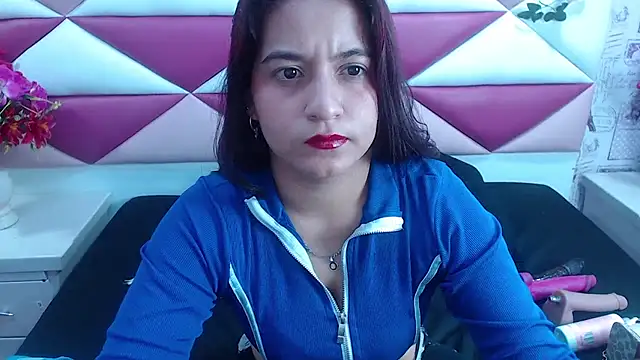 Snapshot of MariaClay chatting on 01/16/25, 11:48 MariaClay online show from 01/16/25, 11:48