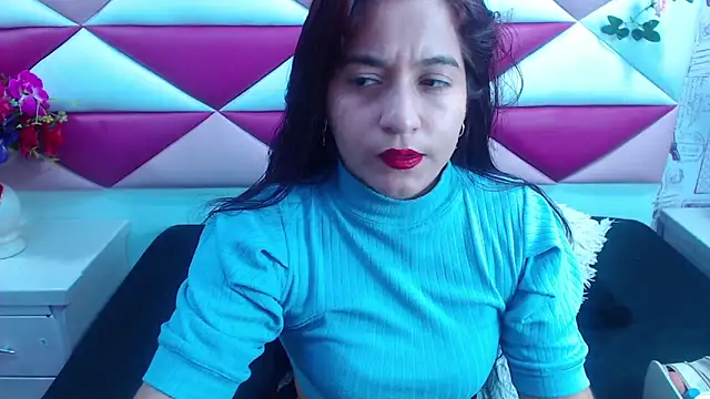 Snapshot of MariaClay chatting on 01/18/25, 11:43 MariaClay online show from 01/18/25, 11:43