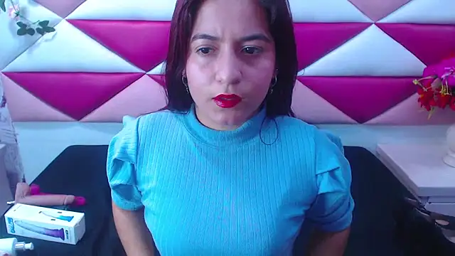Snapshot of MariaClay chatting on 02/22/25, 11:24 MariaClay online show from 02/22/25, 11:24