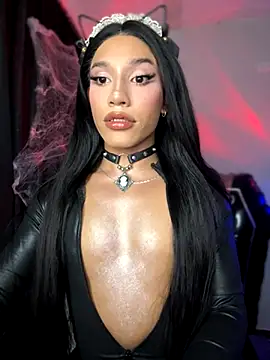 Snapshot of Emaa- chatting on 10/26/25, 03:23 Emaa- online show from 10/26/25, 03:23