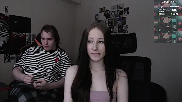 Snapshot of camcoupbang chatting on 02/24/25, 04:49 camcoupbang online show from 02/24/25, 04:49