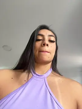 LauraCadwell online show from 12/17/25, 12:44