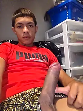 Snapshot of Yoko0381 chatting on 11/10/25, 01:37 Yoko0381 online show from 11/10/25, 01:37