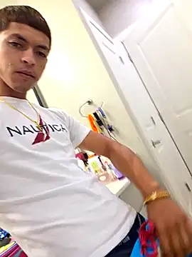 Snapshot of Yoko0381 chatting on 11/12/25, 06:47 Yoko0381 online show from 11/12/25, 06:47