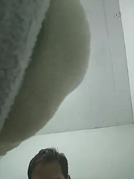 Snapshot of Luisf1267 chatting on 02/07/26, 05:44 Luisf1267 online show from 02/07/26, 05:44