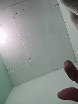 Snapshot of Luisf1267 chatting on 02/21/26, 04:19 Luisf1267 online show from 02/21/26, 04:19