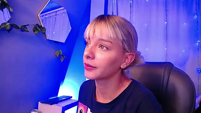 peyton golden1 online show from 11/11/25, 03:28